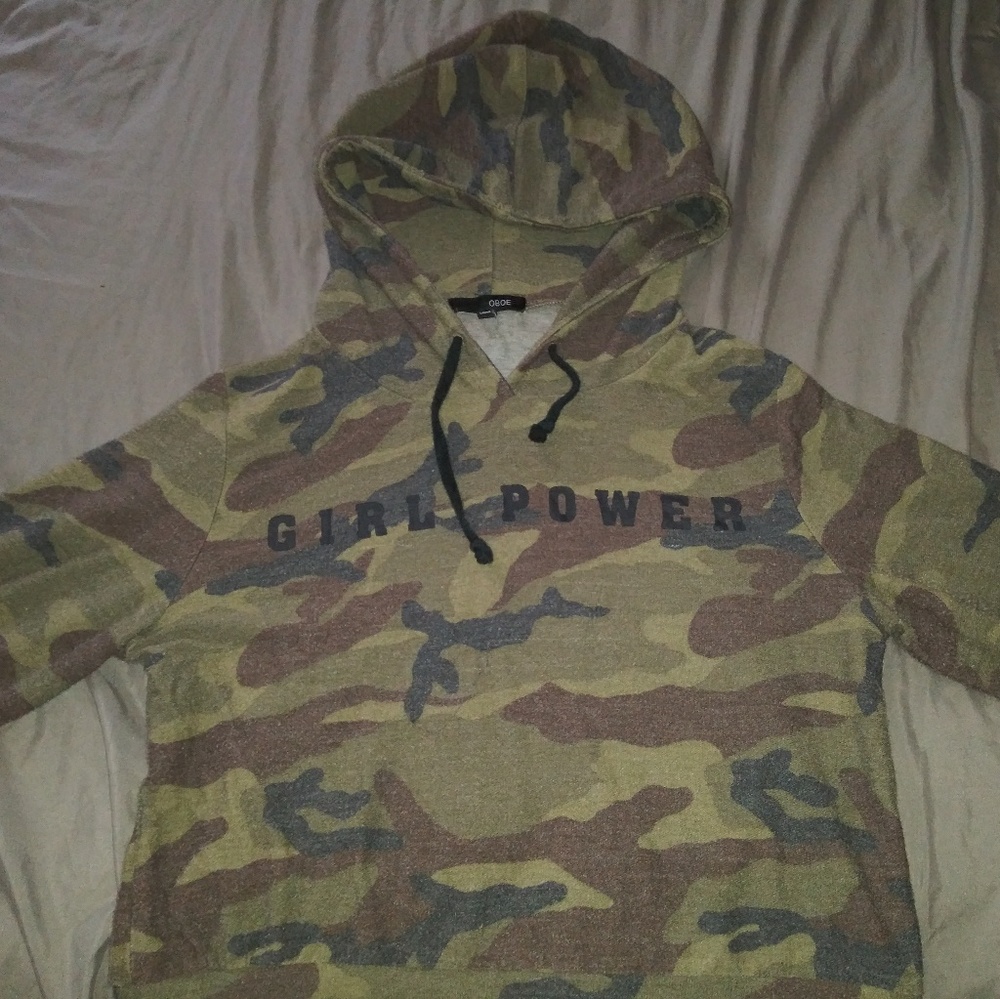 Camo cropped hoodie